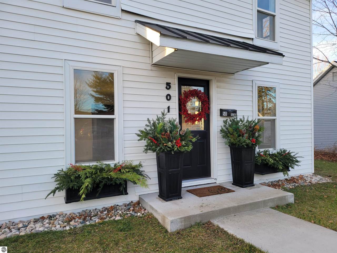 501 Ogemaw Street - Photo 1