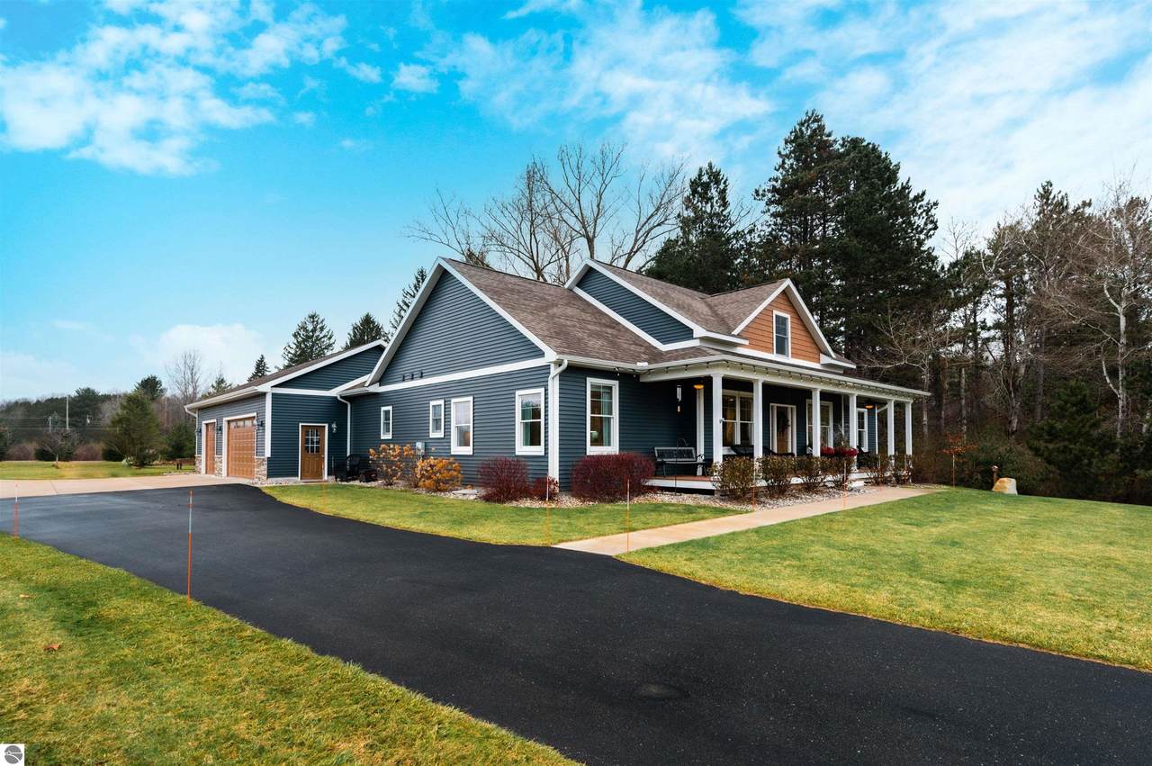 5552 Marquette Drive - Photo 1