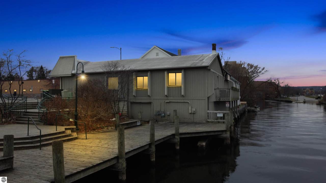 449 Front Street - Photo 1