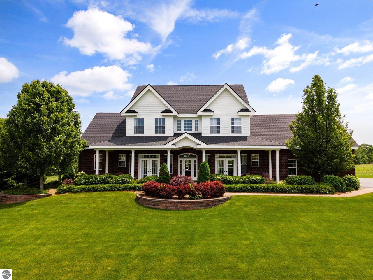 7800 Center Road - Photo 1