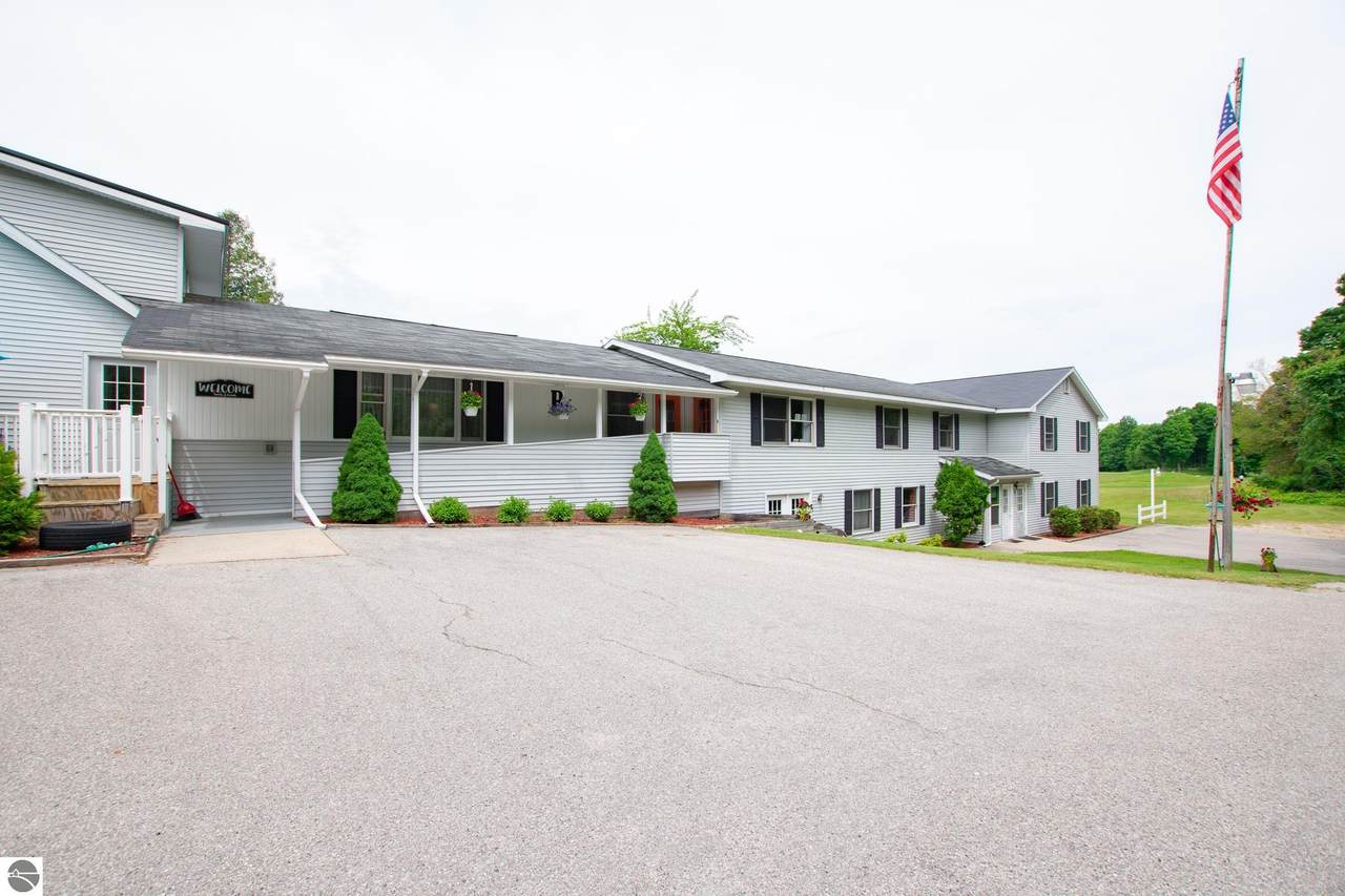 5008 Barney Road - Photo 1