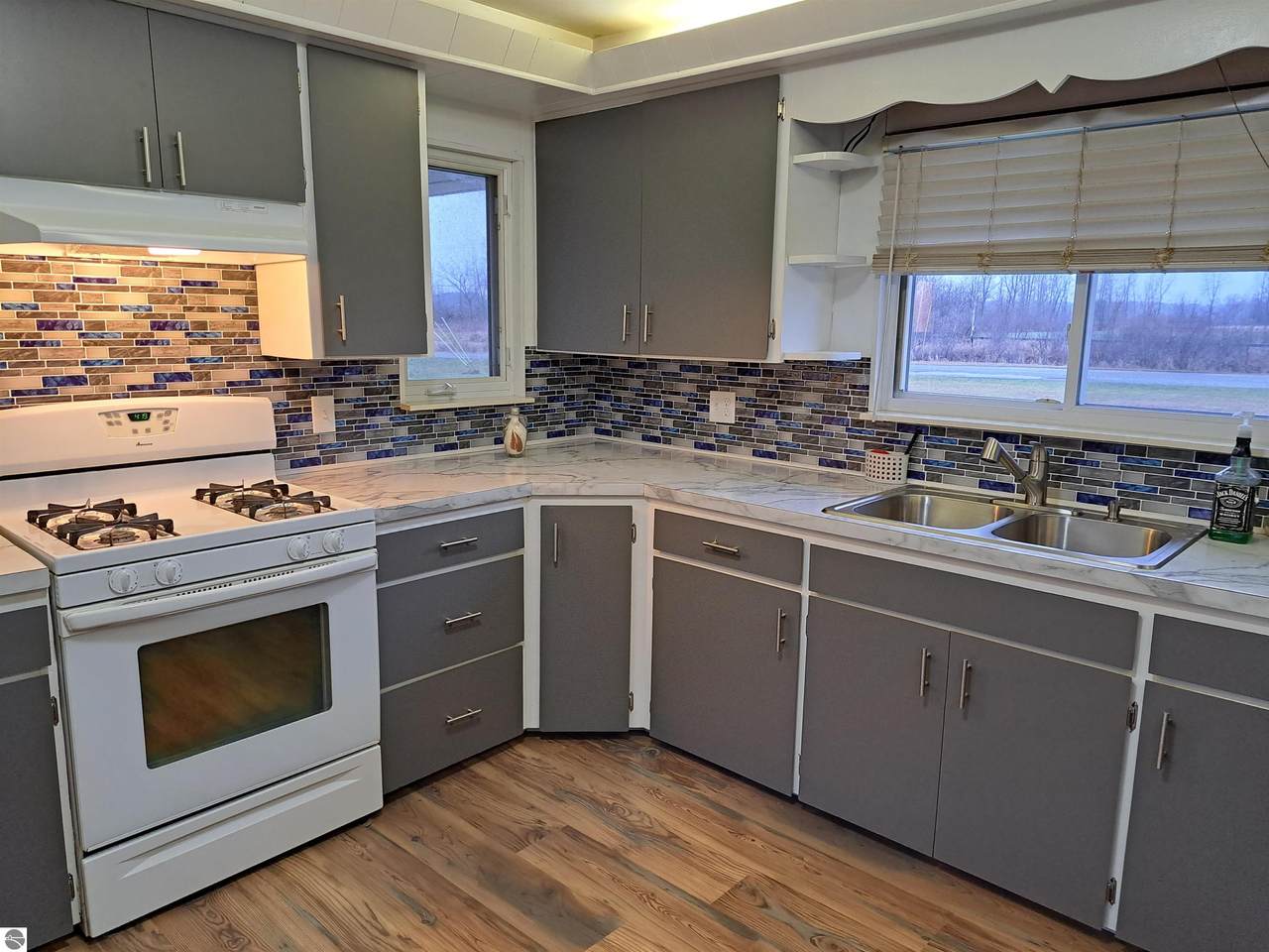 301 Railroad Street - Photo 1
