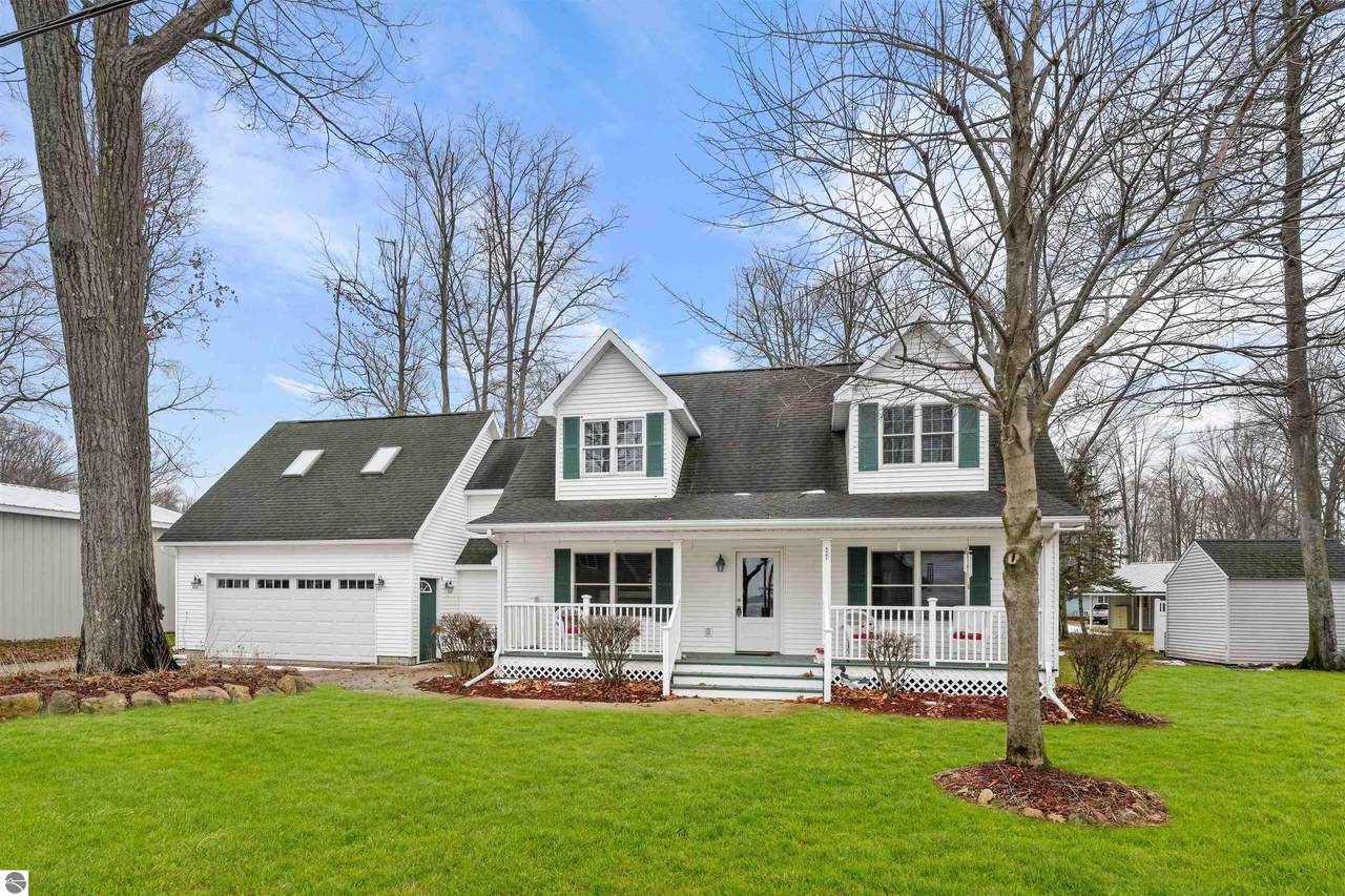 6401 Lakeview Drive - Photo 1