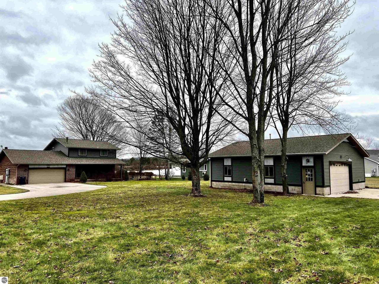 410 Forest Home Avenue - Photo 1
