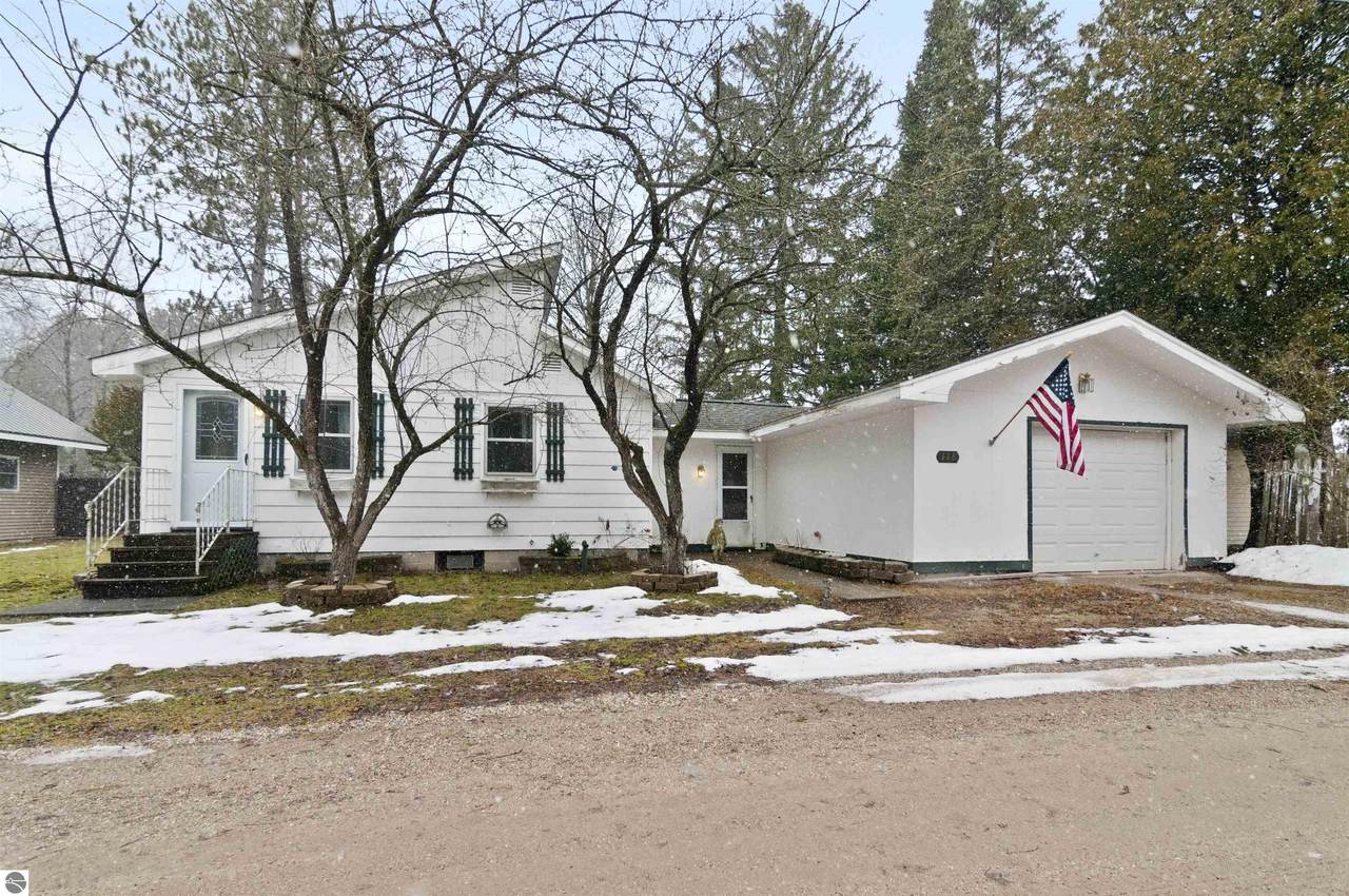 118 Henderson Place - Photo 1