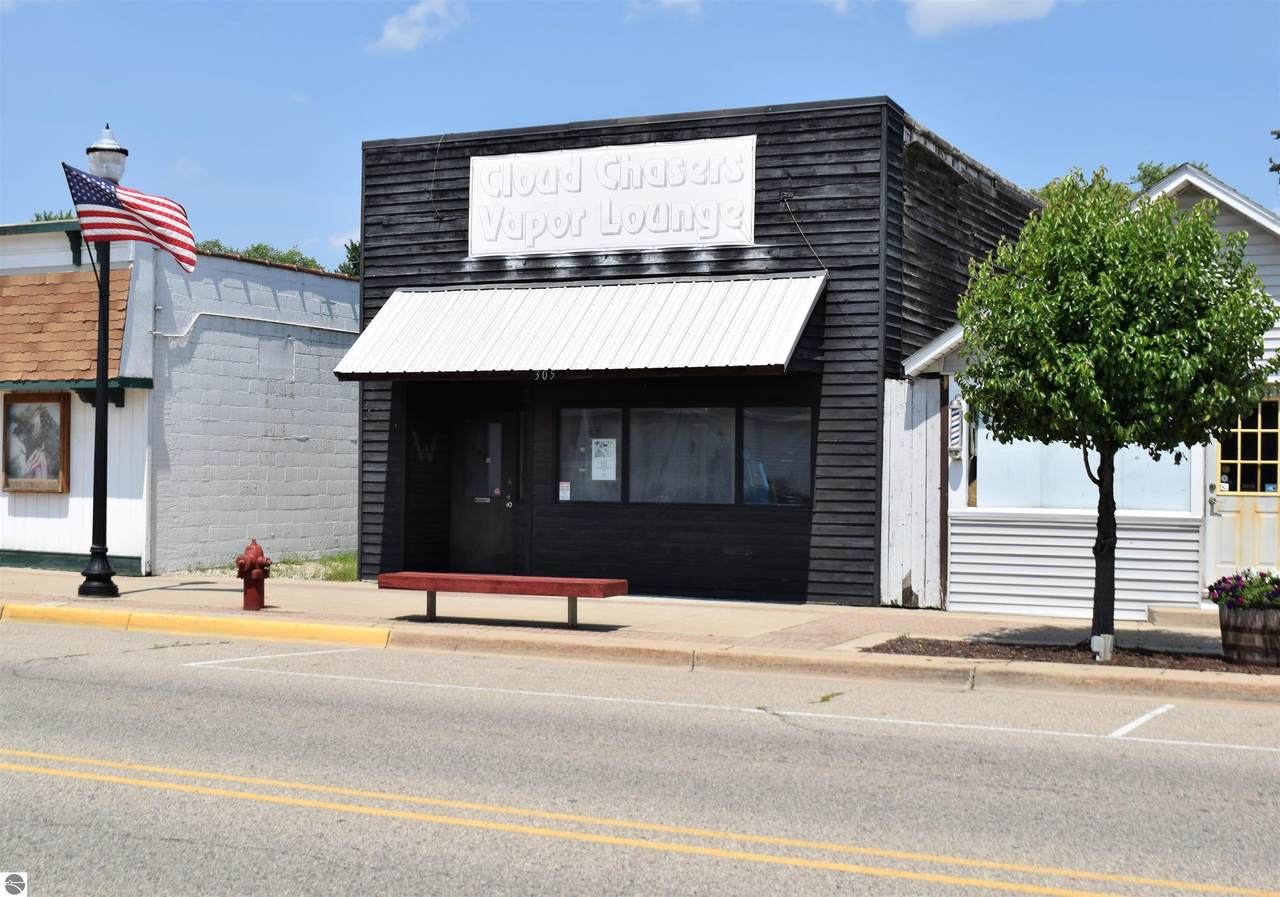 305 Railway Street - Photo 1
