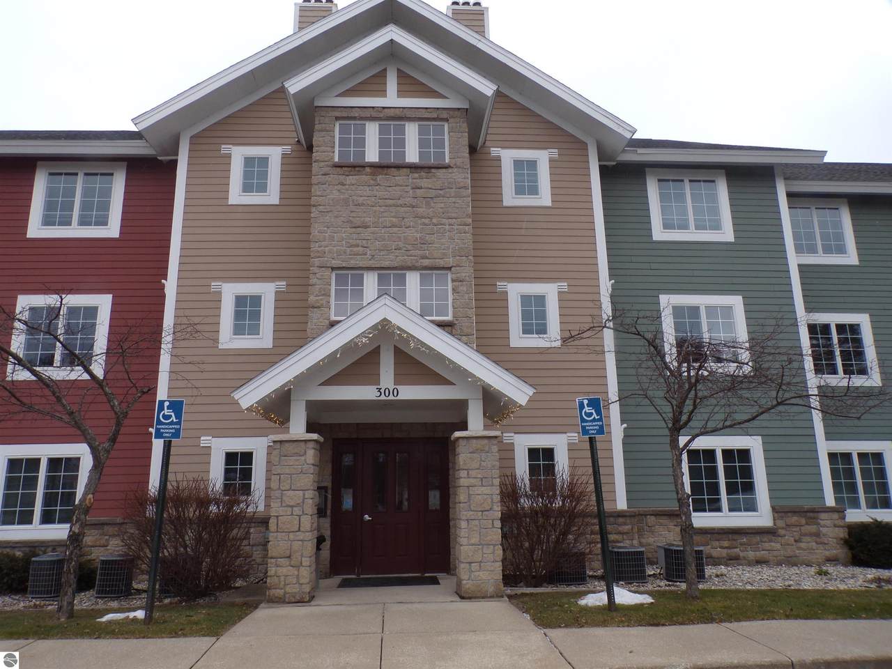 1246 Sunnyside Drive - Photo 1