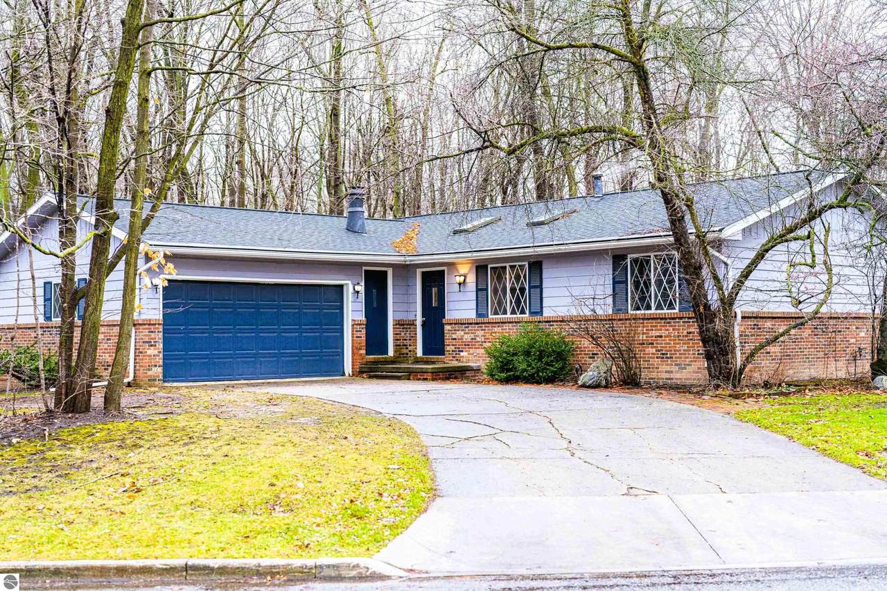 816 Beech - Photo 1