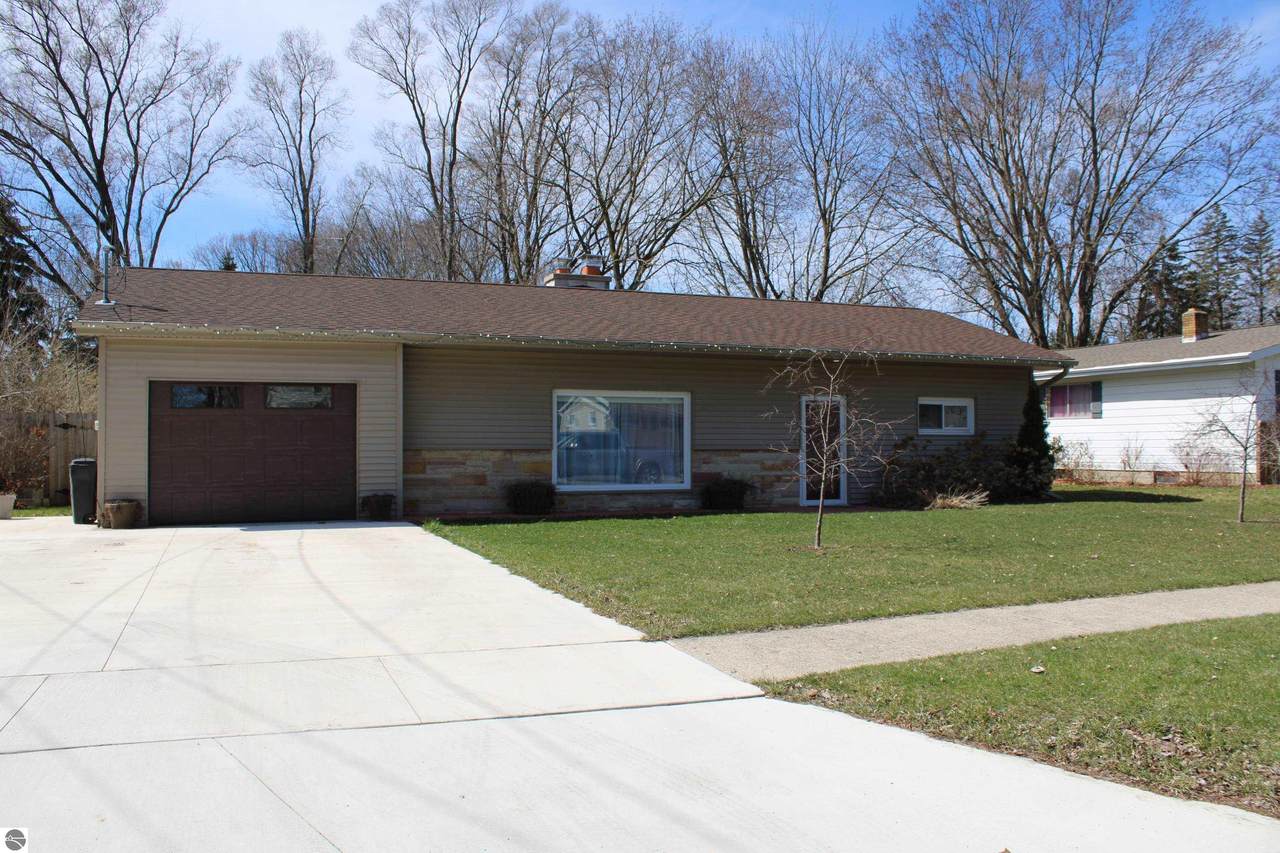305 Grand Avenue - Photo 1
