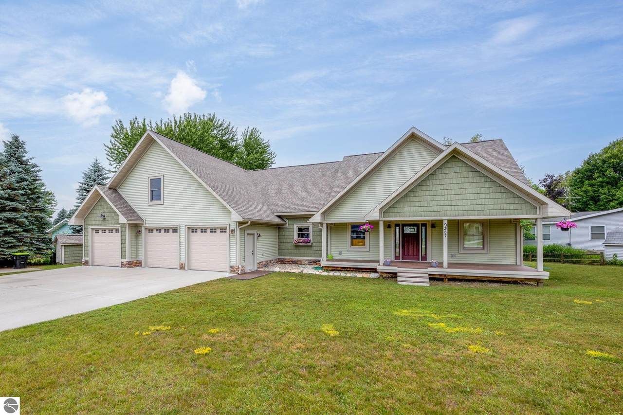9387 Lakeview Drive - Photo 1