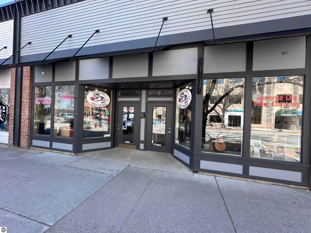 324 Front Street - Photo 1