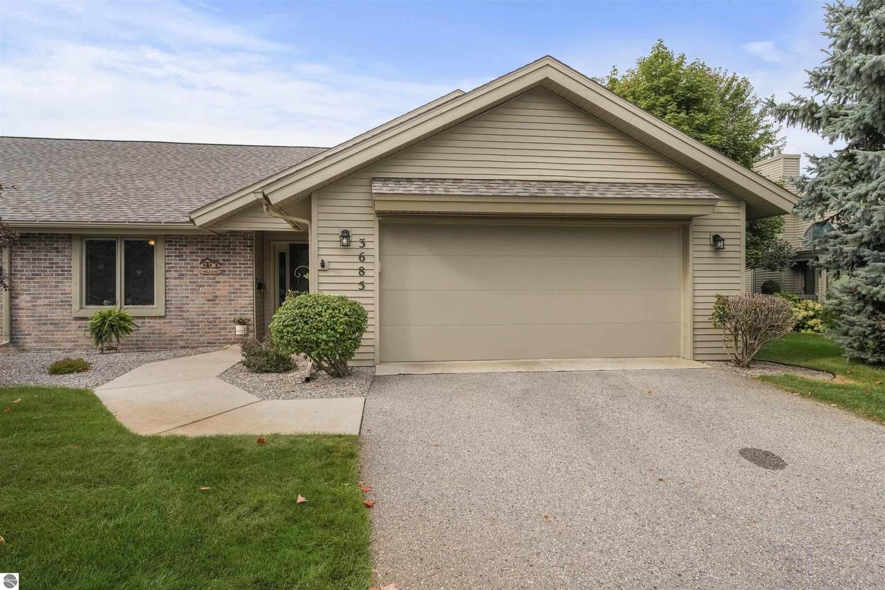 3685 Eastview Drive - Photo 1