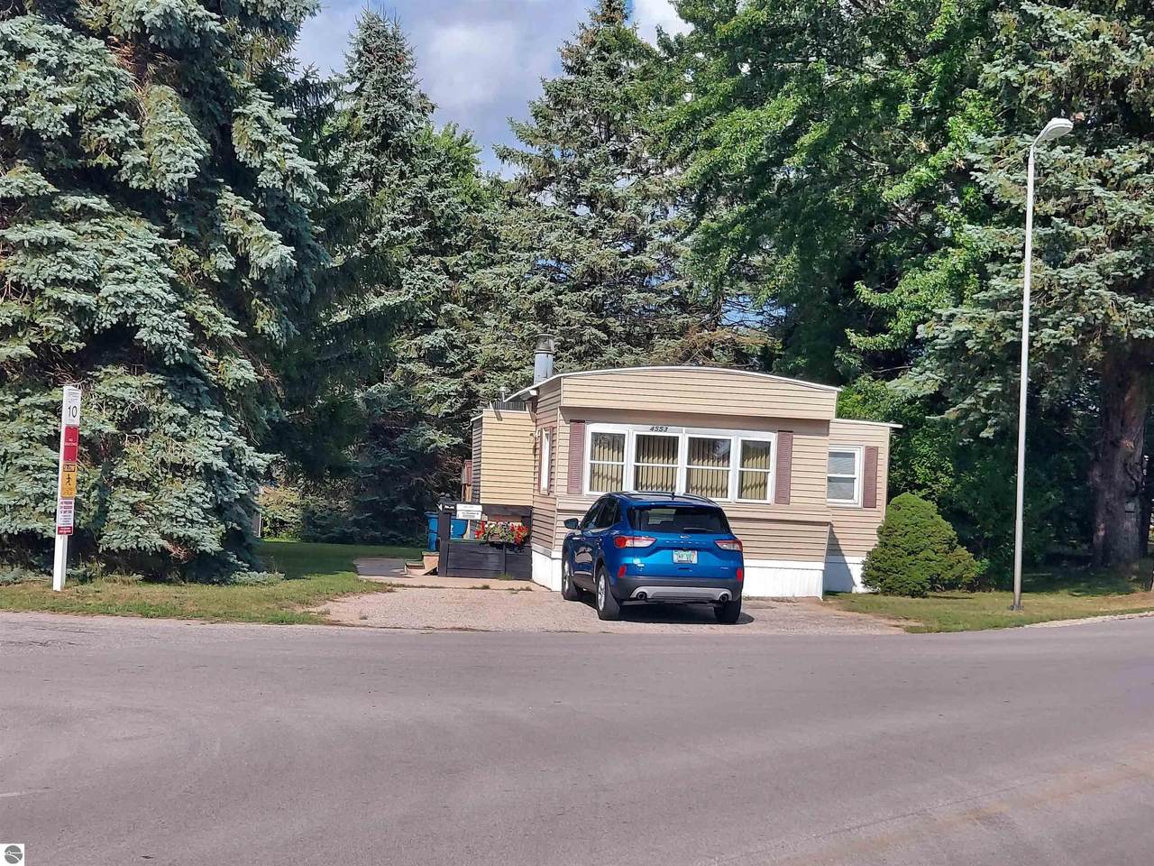 4553 Goldenrod Drive - Photo 1