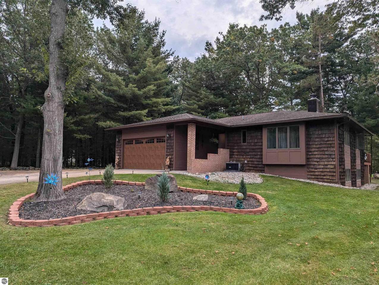 5089 Golfview Drive - Photo 1