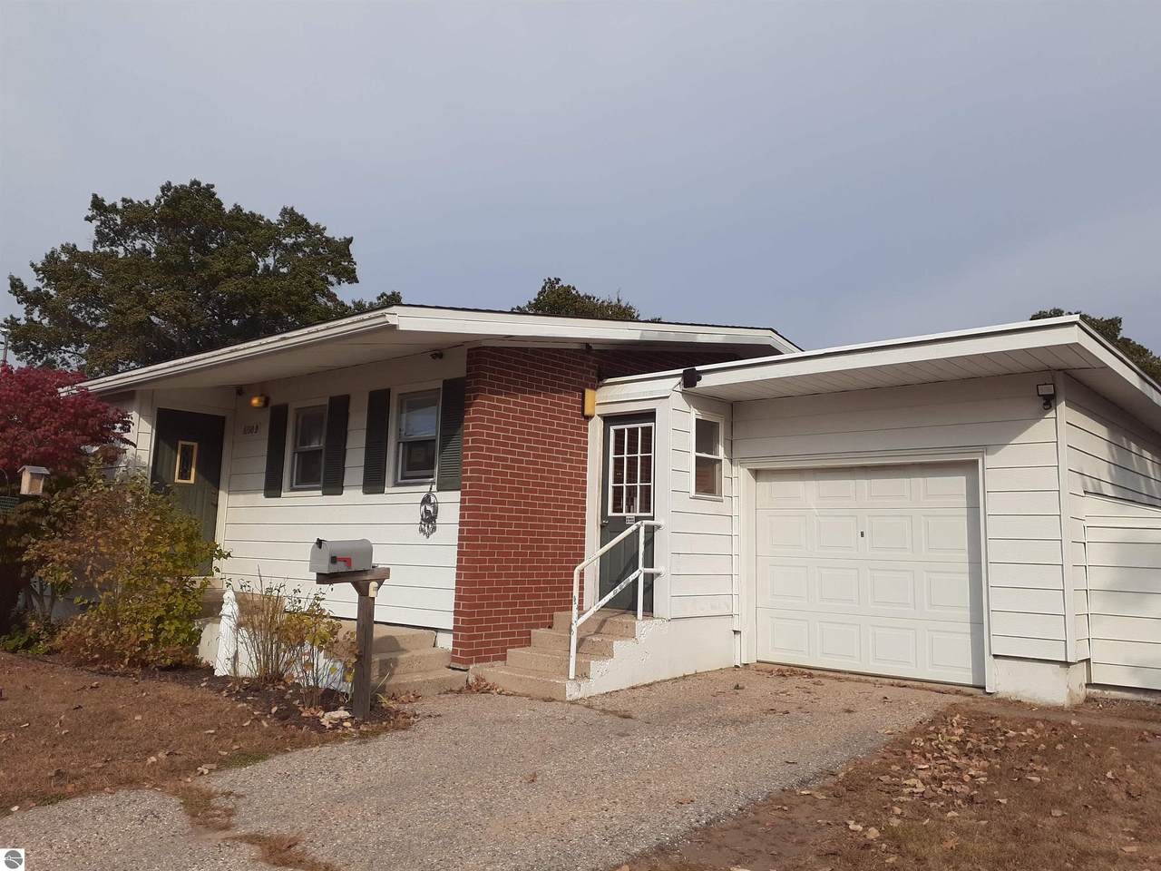 8100 B Bissonette Drive - Photo 1