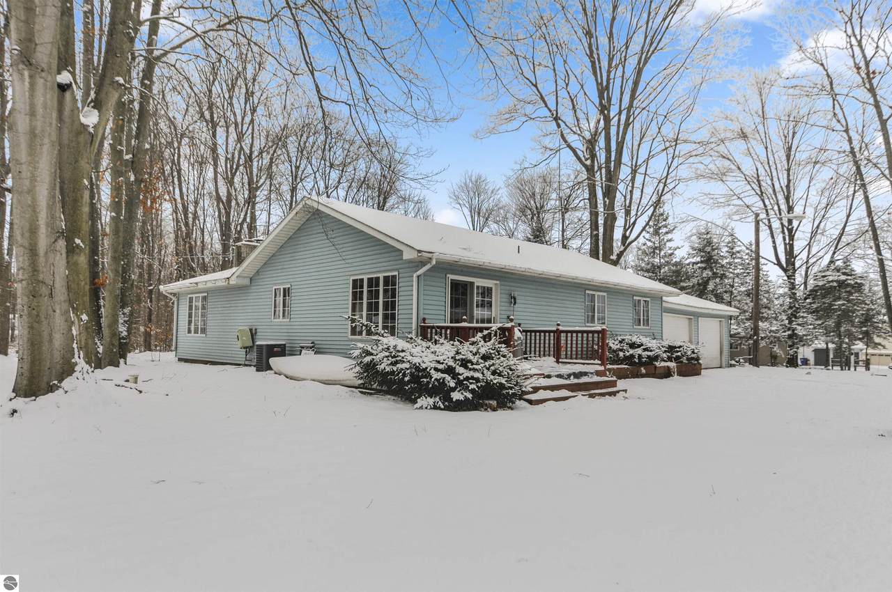 6431 Circle Drive - Photo 1