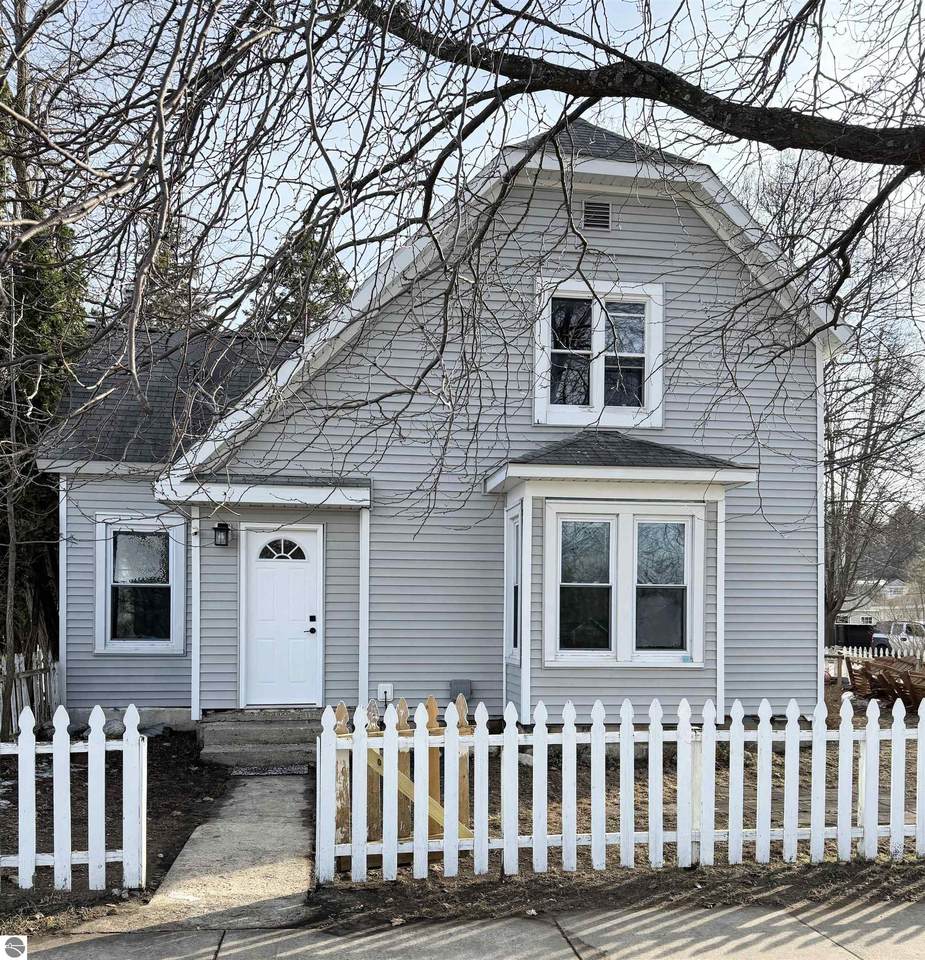 113 Sixteenth Street - Photo 1