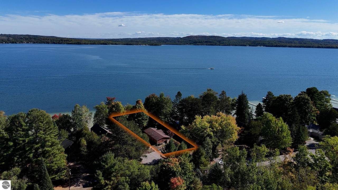 8095 Rustic Drive - Photo 1
