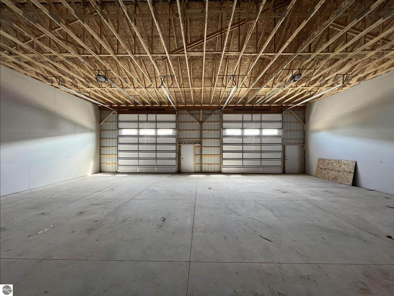 7450 Glendale - Photo 1