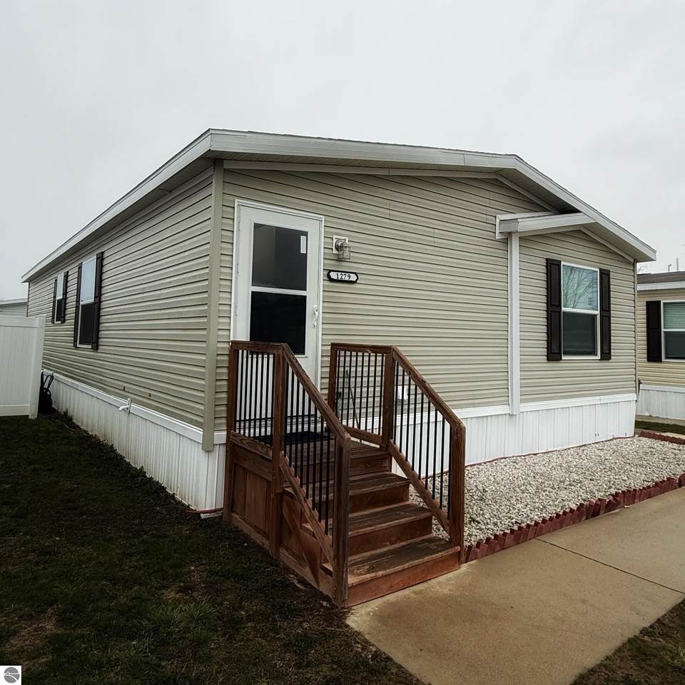 1279 Beacon Hill Court - Photo 1