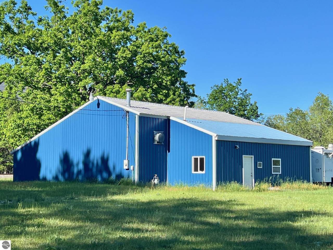 1012 Seneca - Photo 1