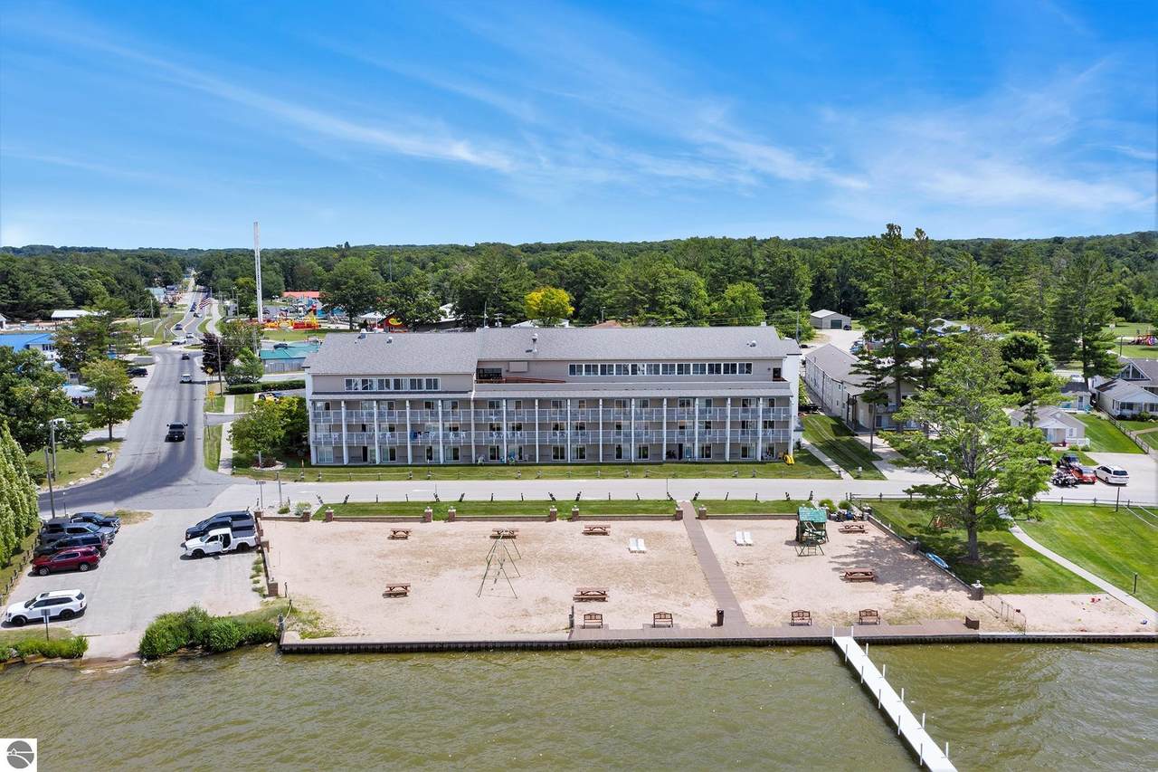 1180 North Shore Drive - Photo 1