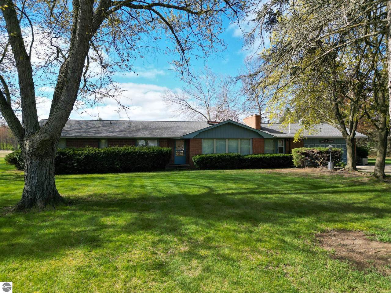 8670 Pickard Road - Photo 1