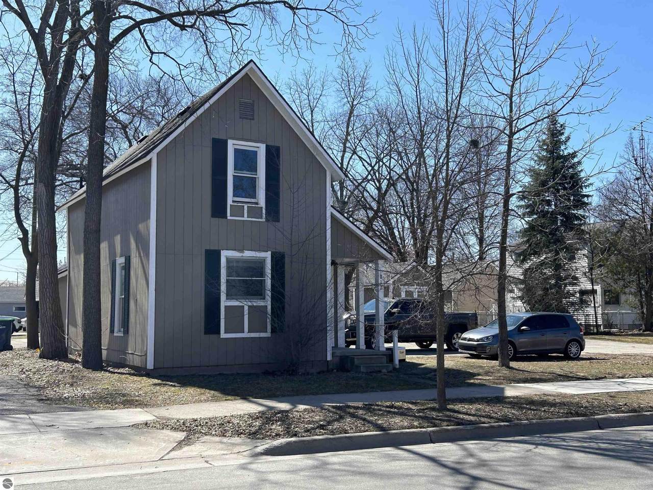 812 Eighth - Photo 1