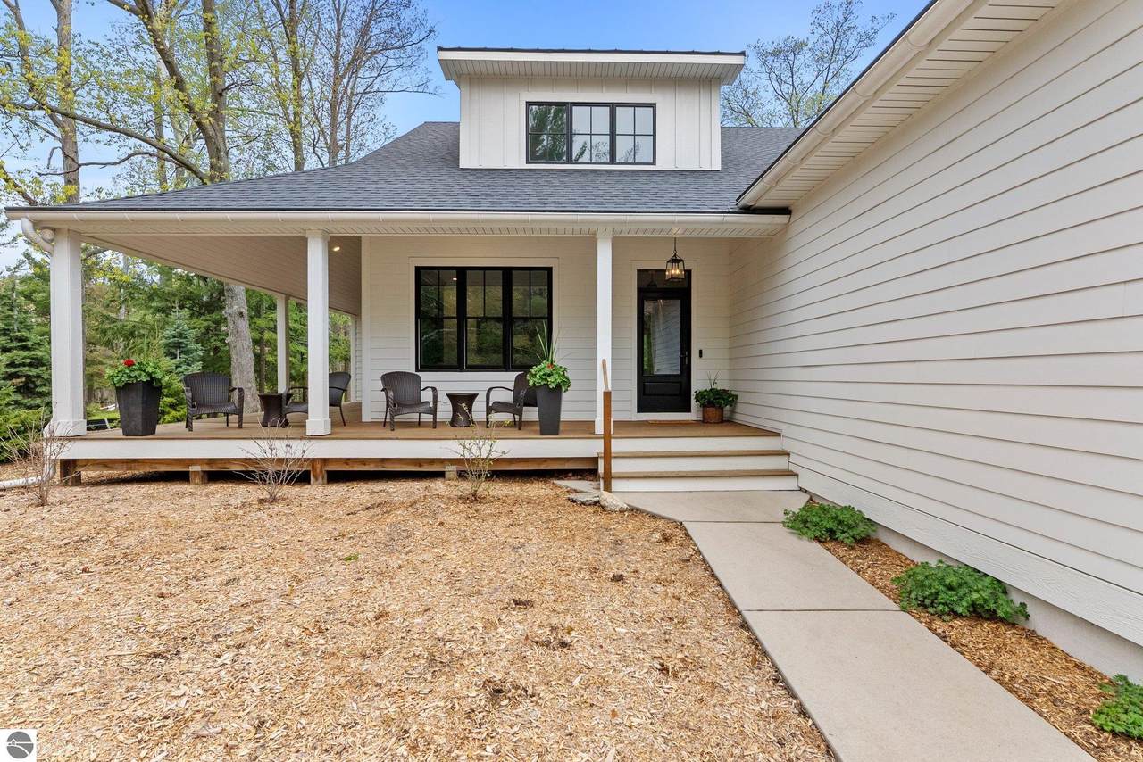 6108 Crystal Bend - Photo 1