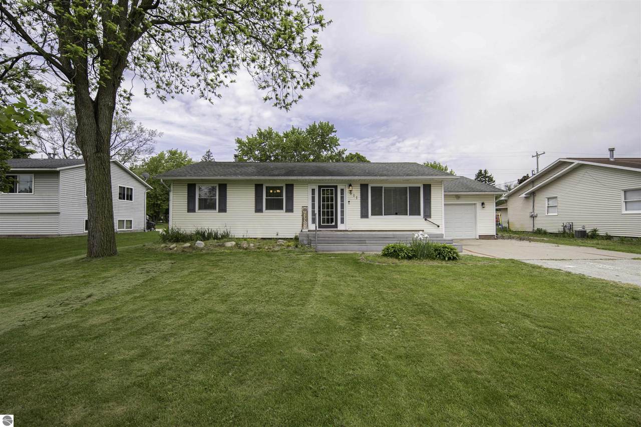 611 Harris Street - Photo 1