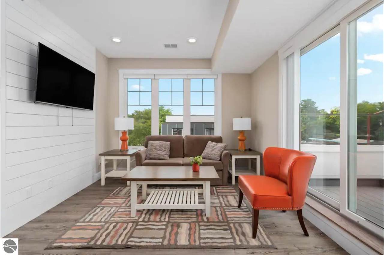 914-14 Front Street - Photo 1