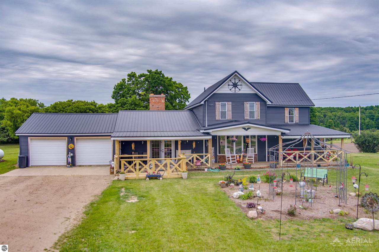 4441 Deckerville Road - Photo 1