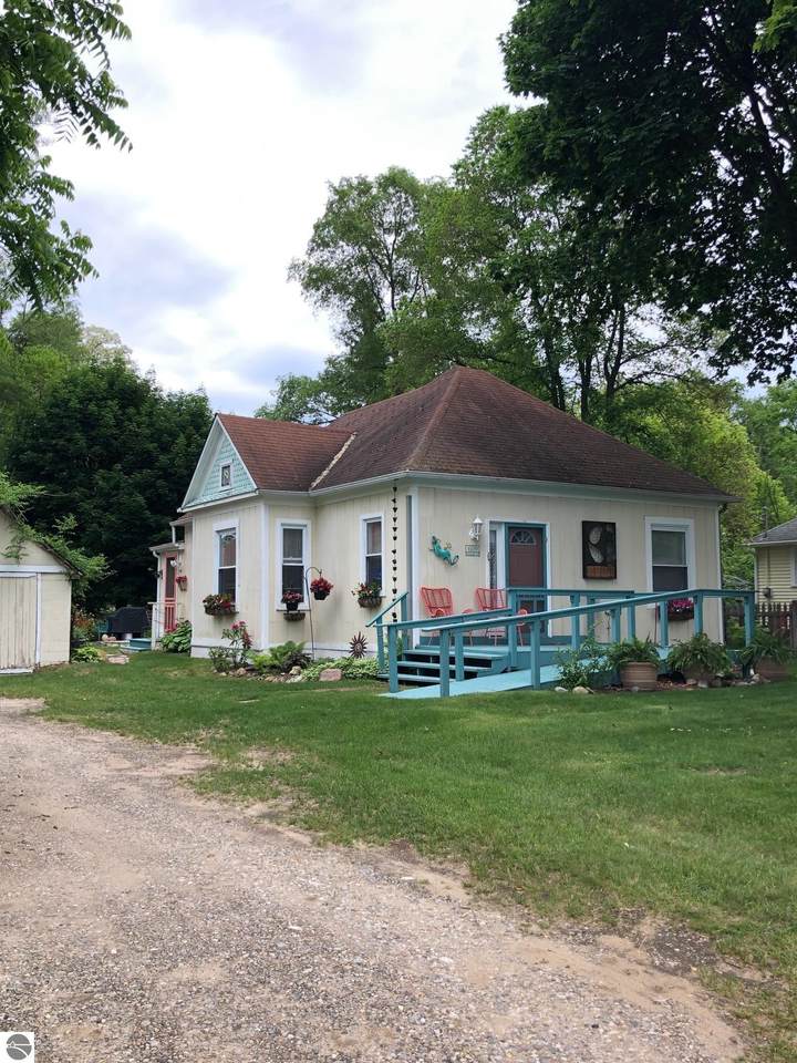 609 Cedar Street - Photo 1