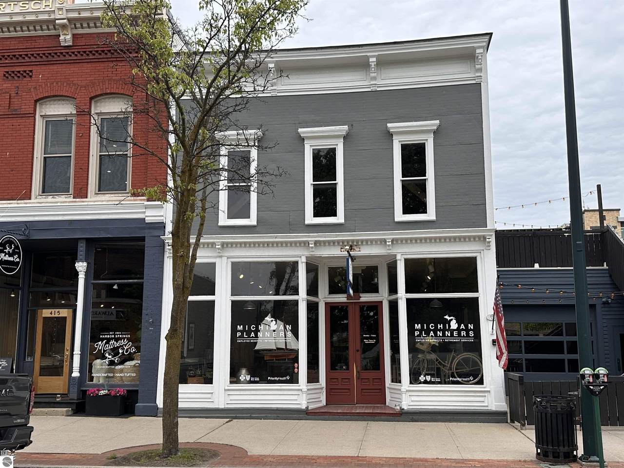 417 Union Street - Photo 1