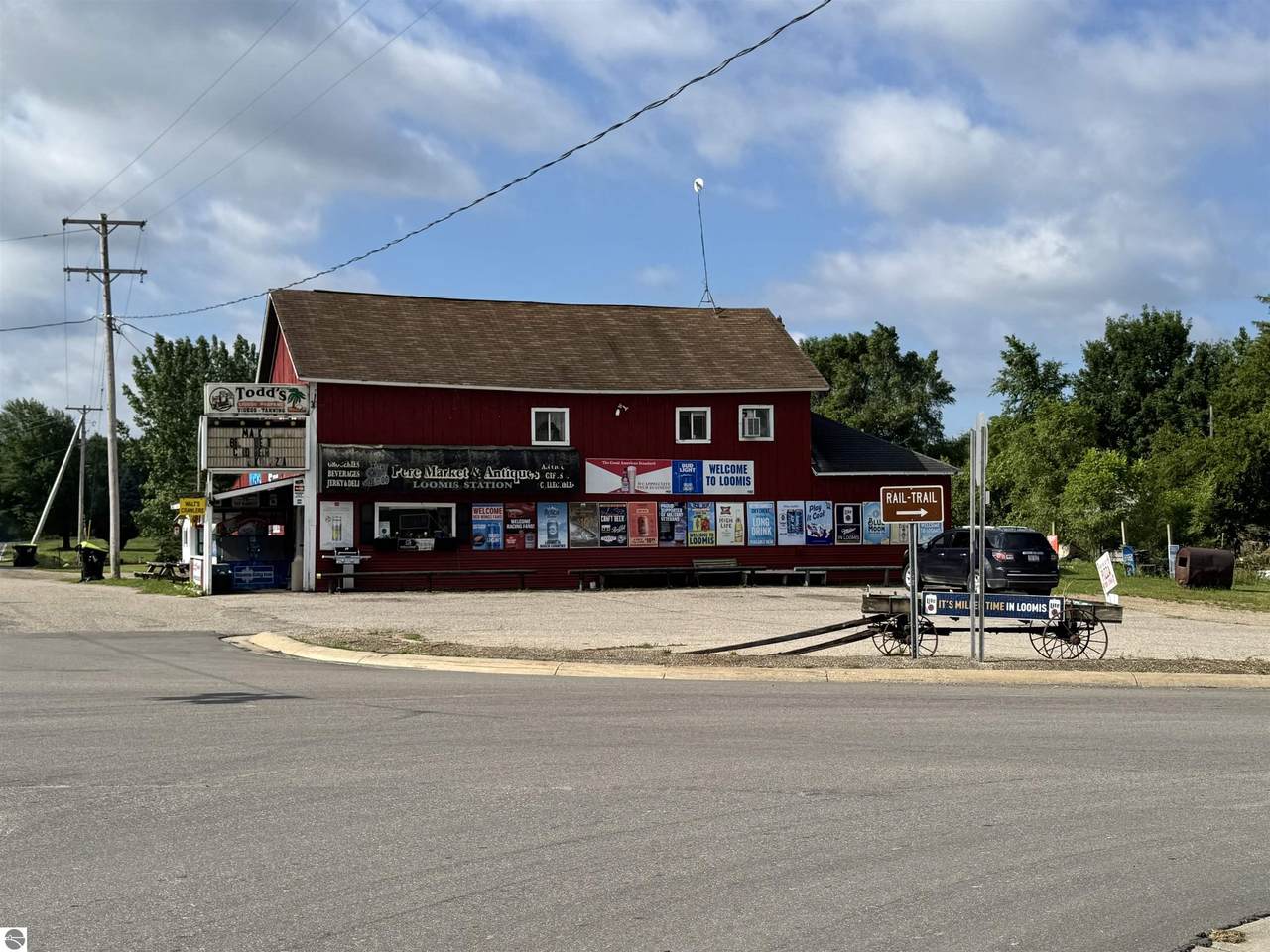8990 Pere Marquette - Photo 1