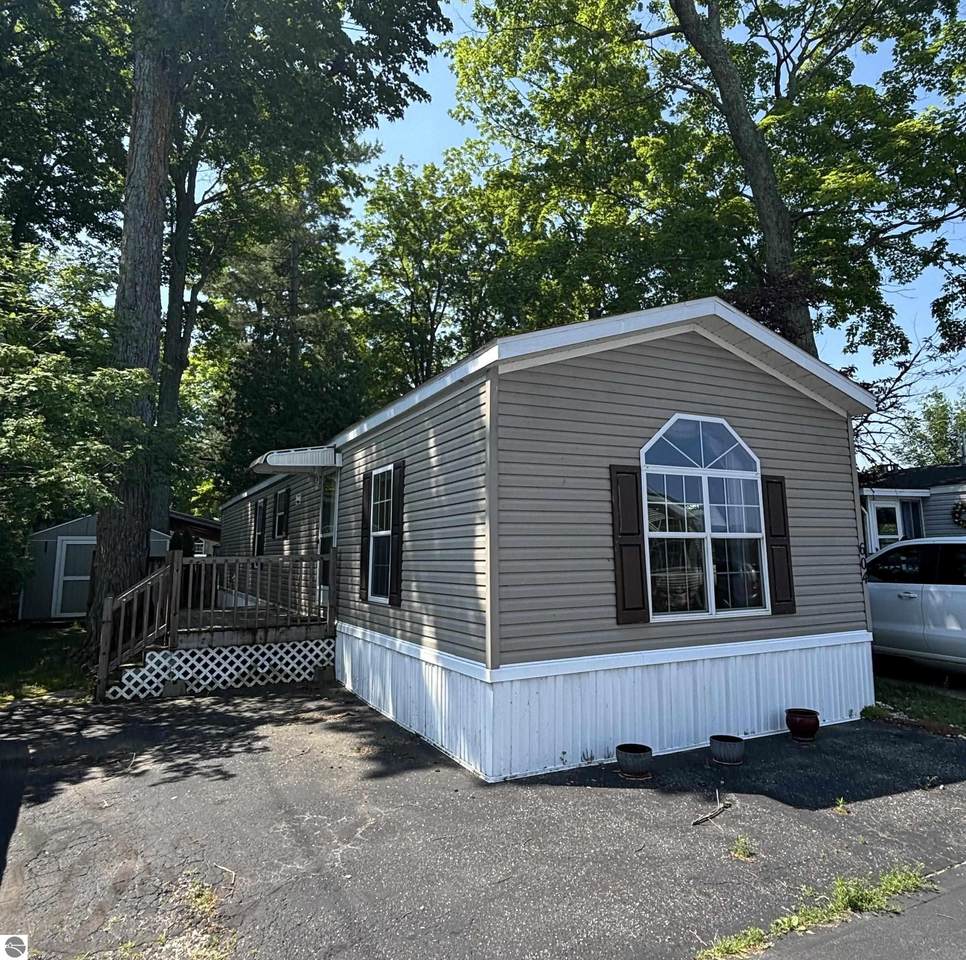 604 Shadywood Street - Photo 1