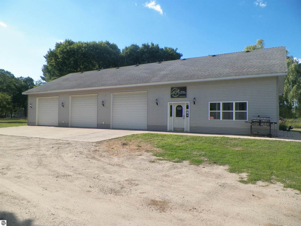 410 Division Street - Photo 1