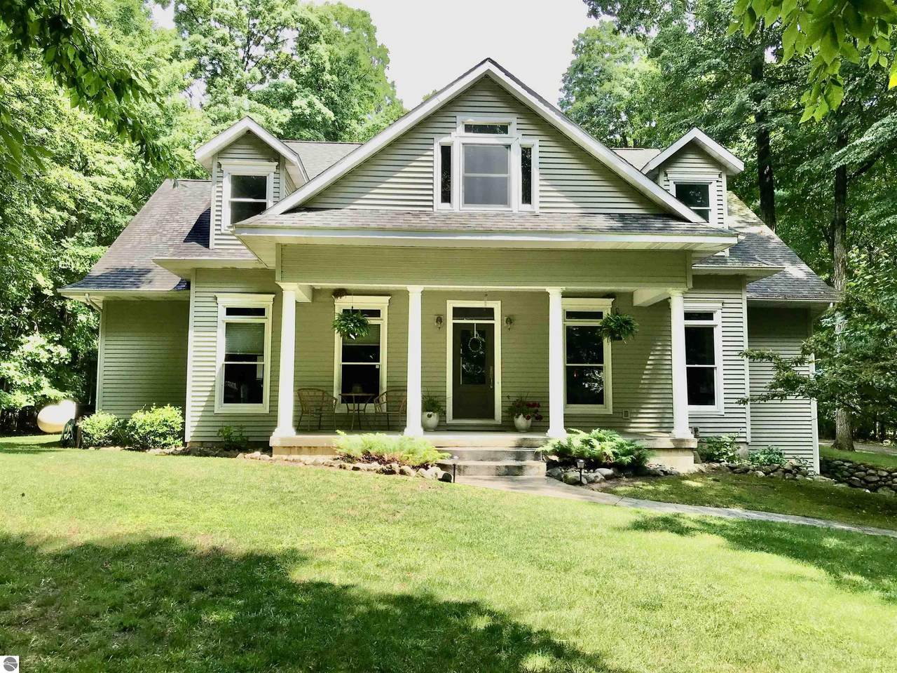 2233 Amber Lane - Photo 1