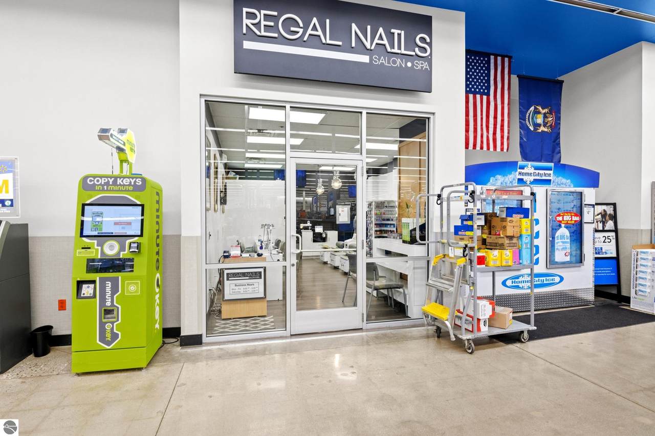 2640 Crossing Circle - Photo 1