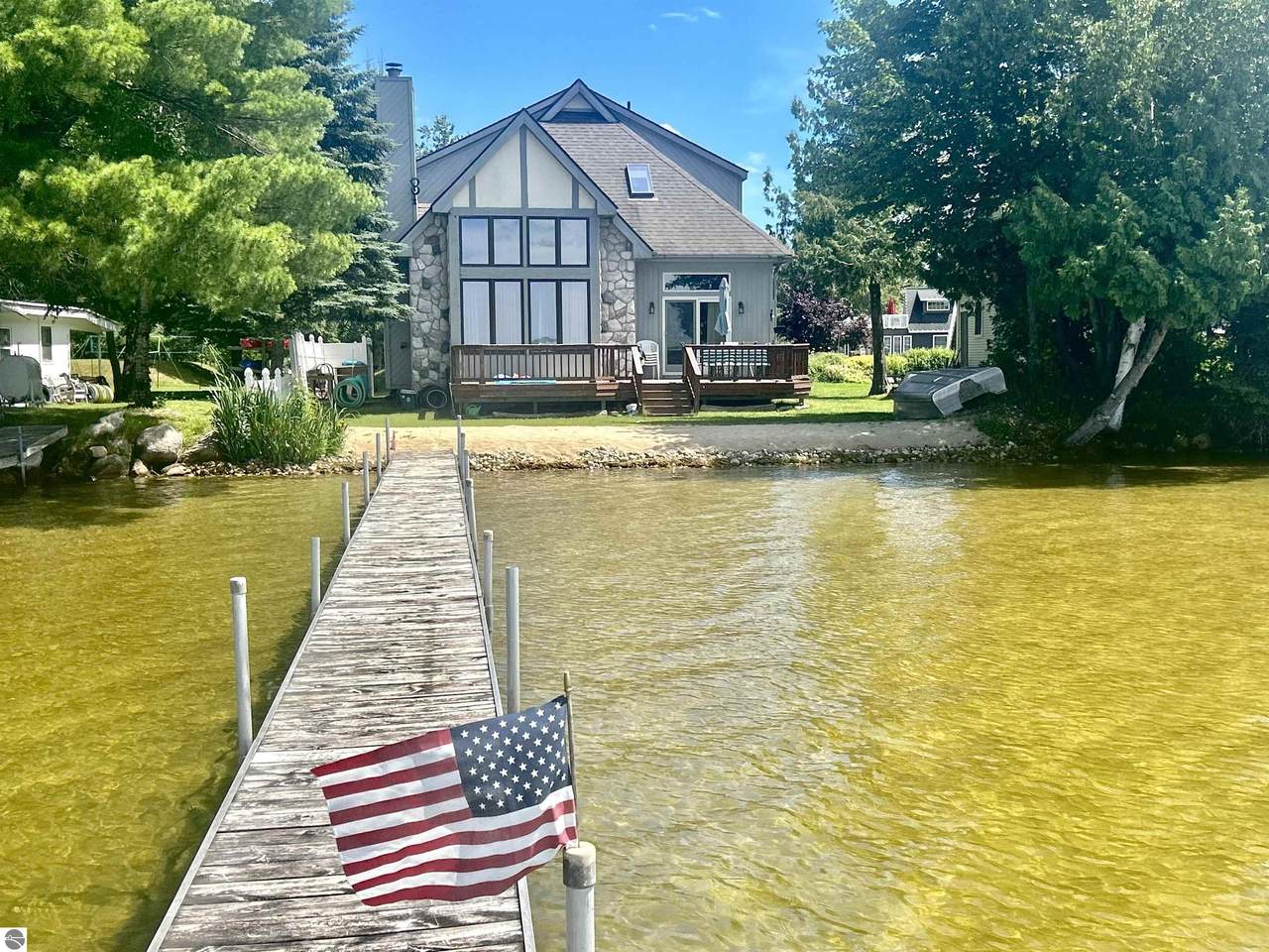 4211&4246 Shore Drive Ne - Photo 1