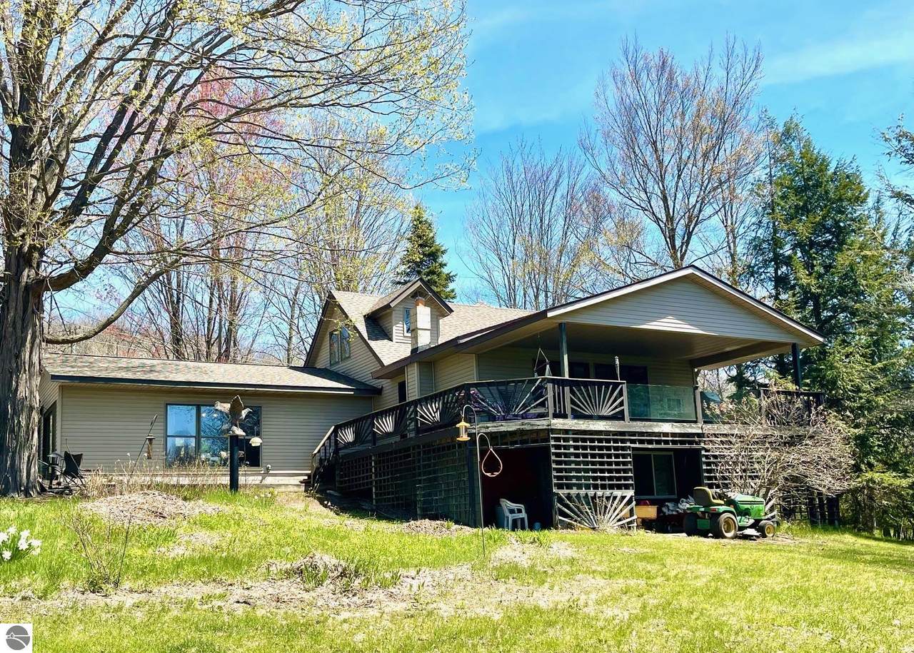 9690 Lake Street - Photo 1