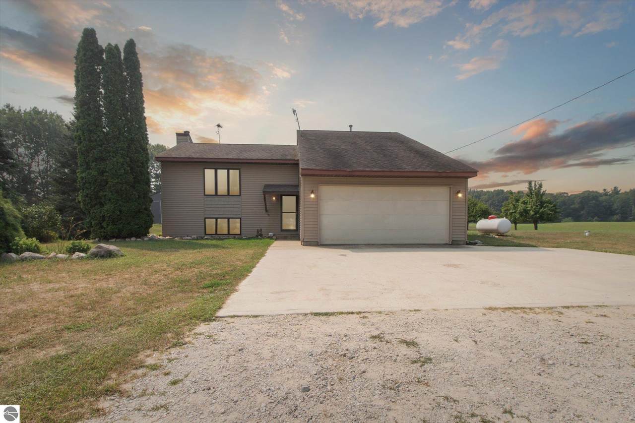 4218 Klees Road - Photo 1