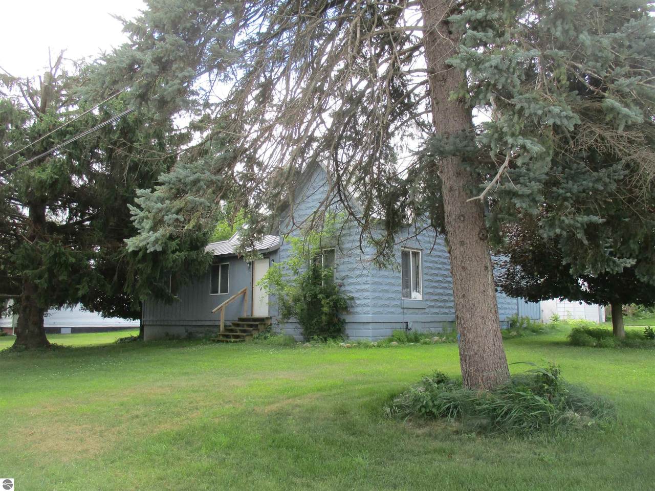 523 Union Street - Photo 1