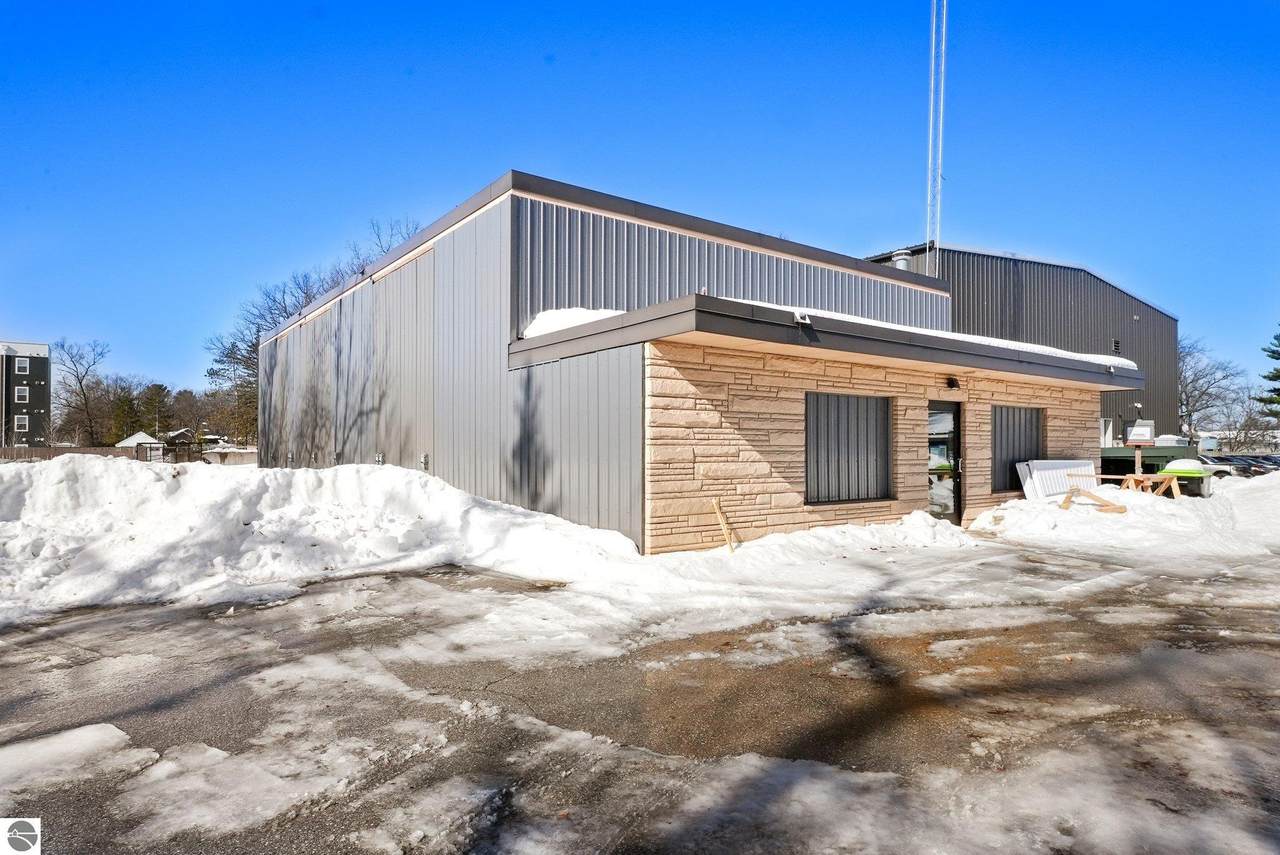 934 Hastings Street - Photo 1