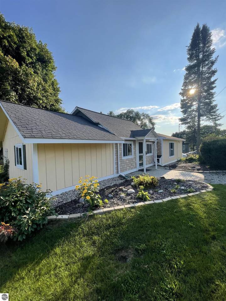 310 Groveland Street - Photo 1