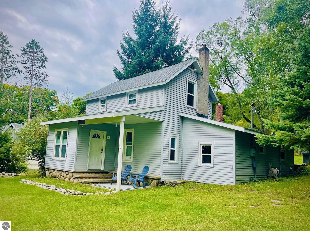 303 Genessee - Photo 1