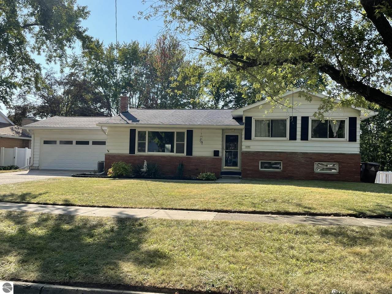 197 Westview Drive - Photo 1