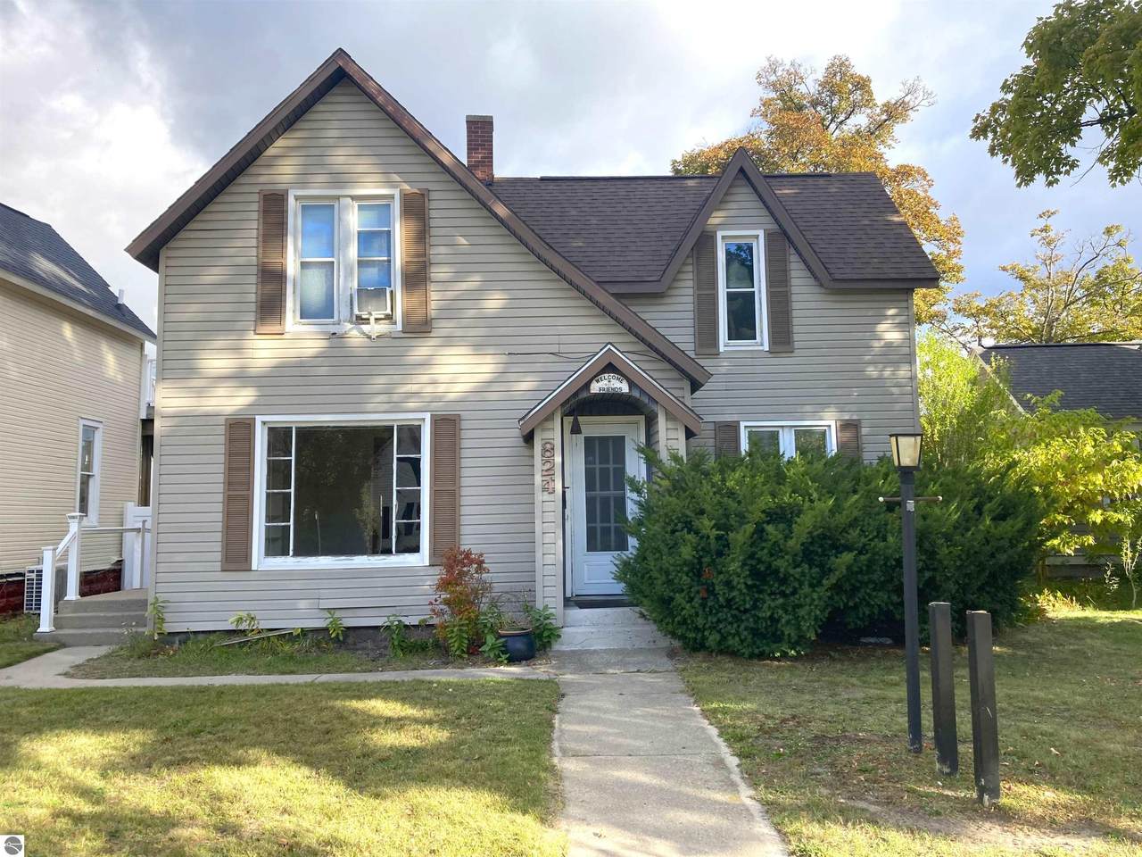 824 Front Street - Photo 1