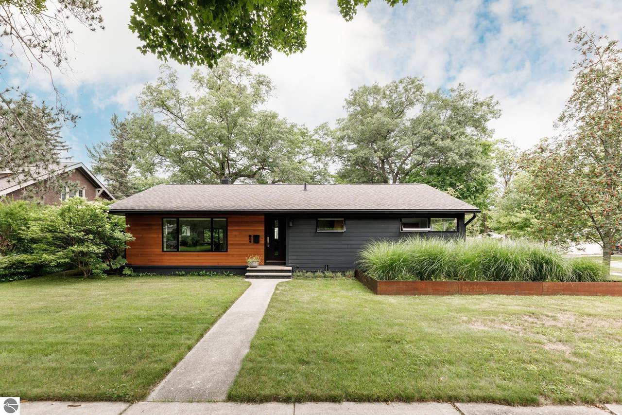 604 Sixth Street - Photo 1