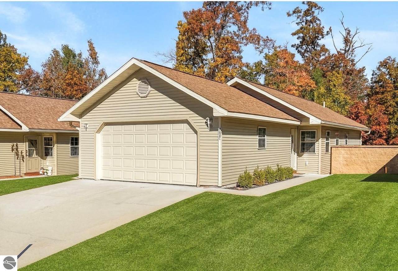 9842 Deer Track Court - Photo 1